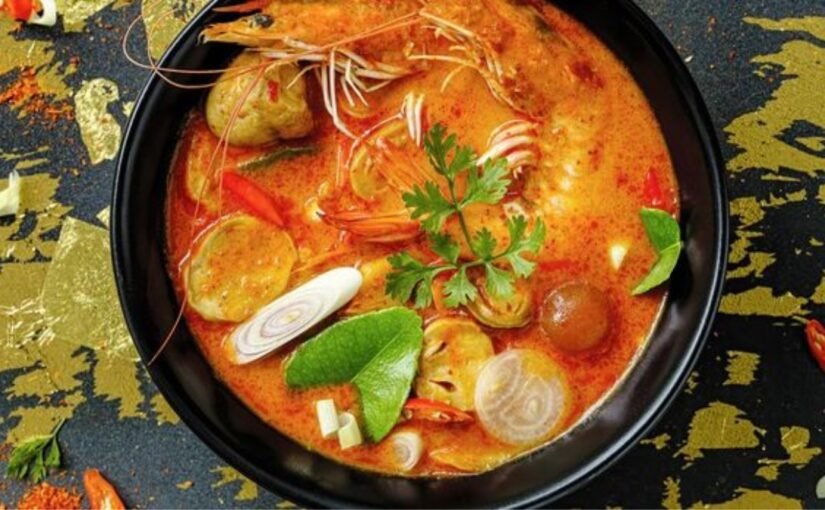 Tom Yam Goong: Sup Lezat Thailand yang Mendunia dengan Cita Rasa Asam Pedas!