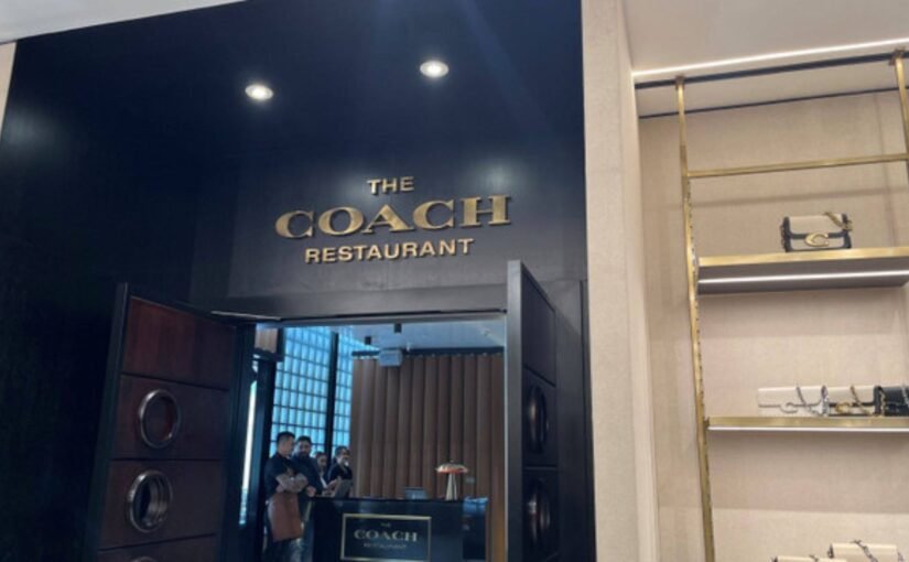 Review The Coach Restaurant yang Buka Pertama Di Negara Indonesia