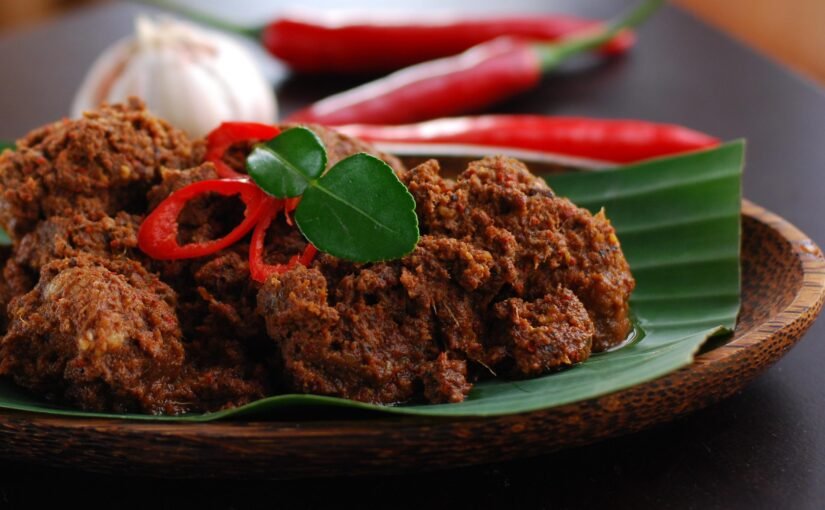 Rendang: Dari Minangkabau ke Dunia, Sejarah Kuliner yang Tak Lekang oleh Waktu